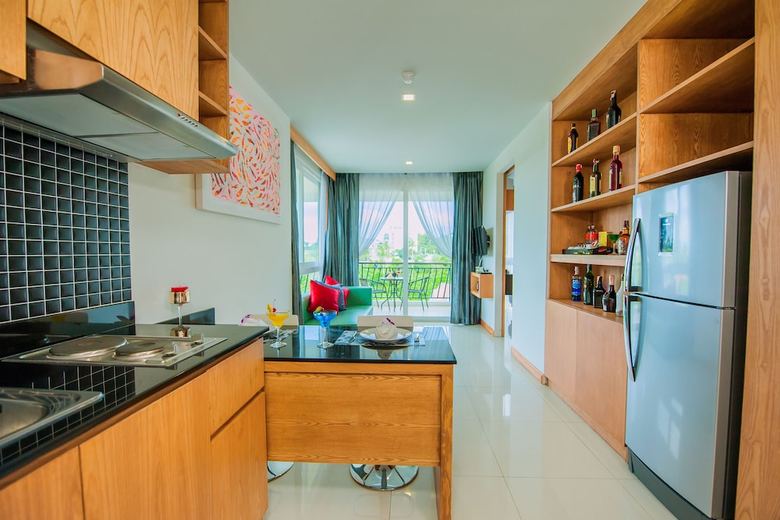 Aparthotel Grand Nai Harn Suites