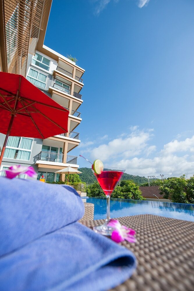 Aparthotel Grand Nai Harn Suites