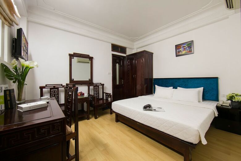 Little Diamond Hotel 2