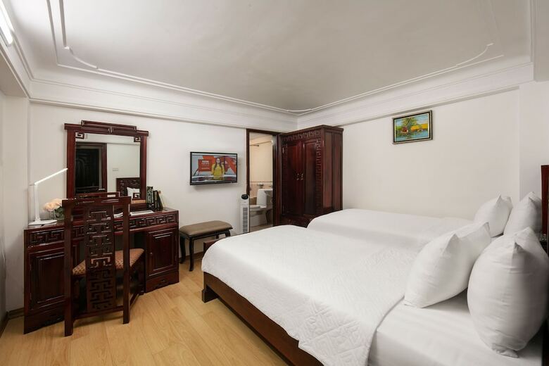 Little Diamond Hotel 2