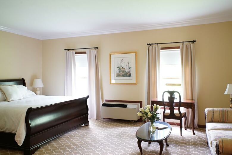 Hotel Le Chambord At Curry Estate