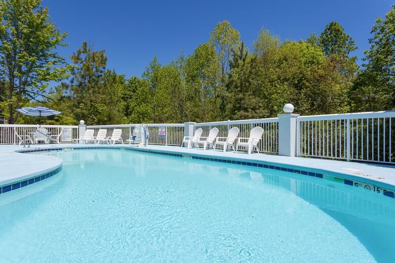 Holiday Inn Express Hotel & Suites Mebane