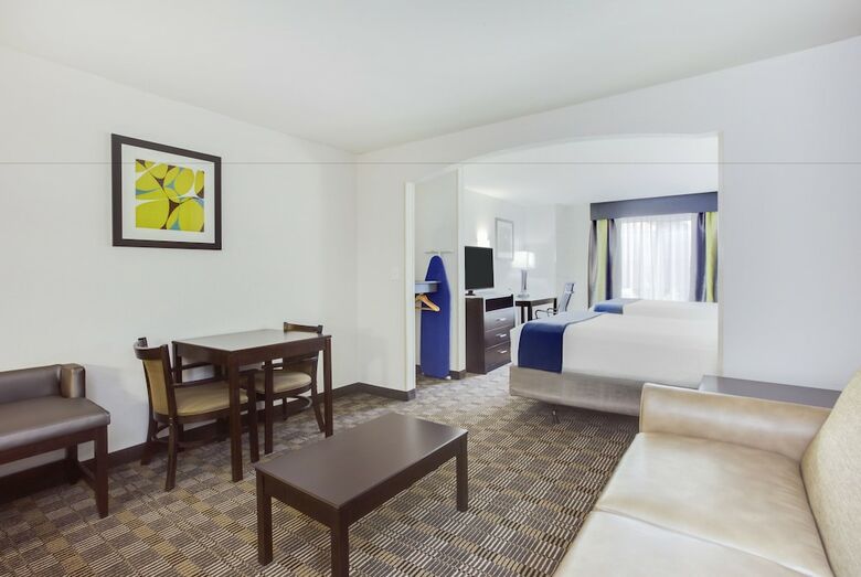 Holiday Inn Express Hotel & Suites Mebane