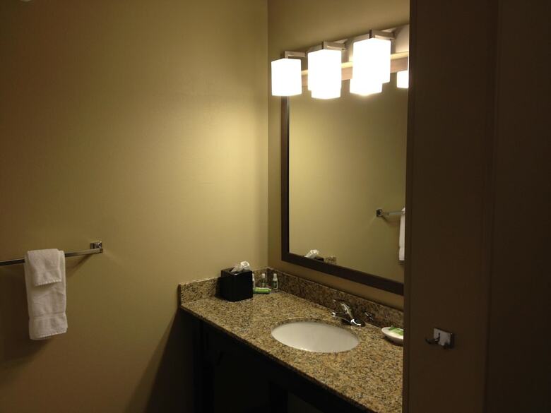 Grandstay Hotel & Suites