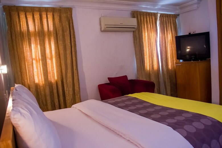 Aparthotel Cata Apartment Hotel And Spa