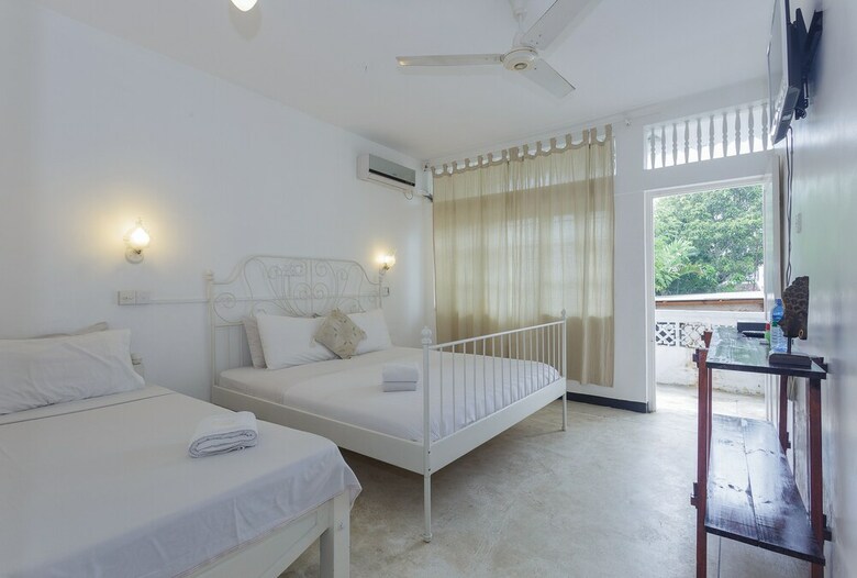 Royce Boutique Hotel
