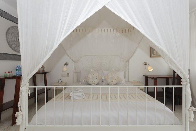 Royce Boutique Hotel