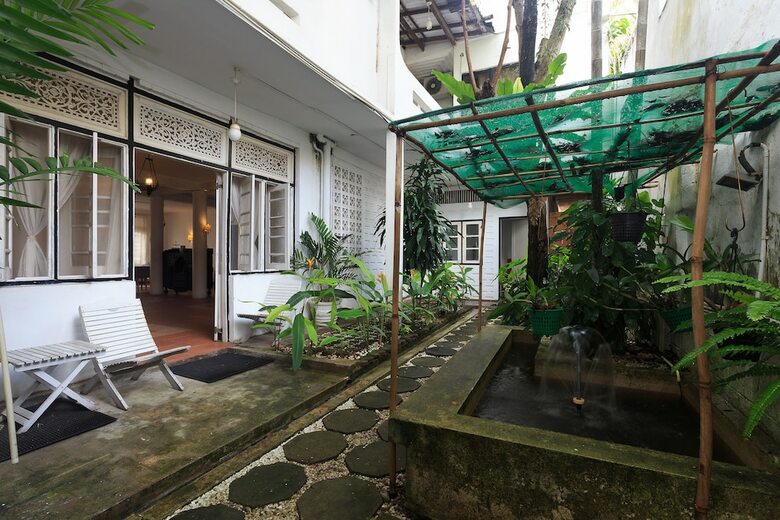 Royce Boutique Hotel