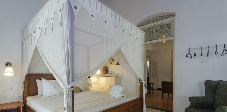 Royce Boutique Hotel