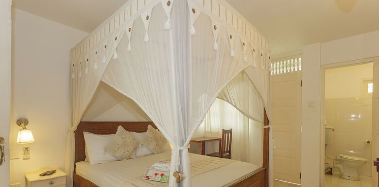 Royce Boutique Hotel