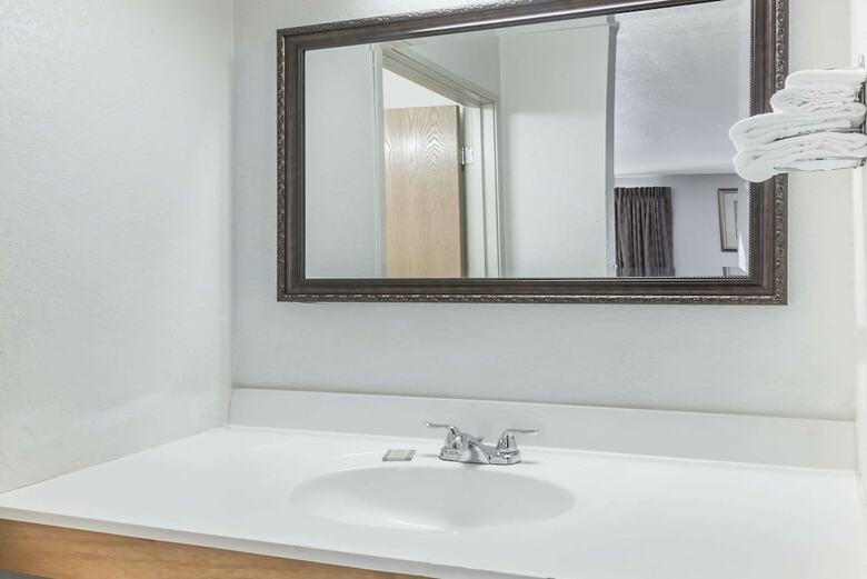 Hotel Super 8 By Wyndham Pittsburgh/monroeville