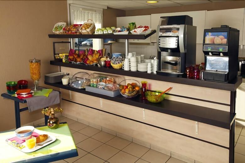 Hotel H�tel Ath�na Friville