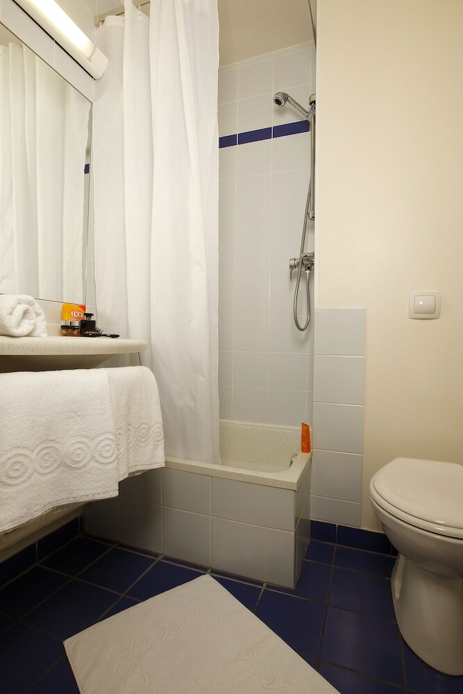 Hotel H�tel Ath�na Friville
