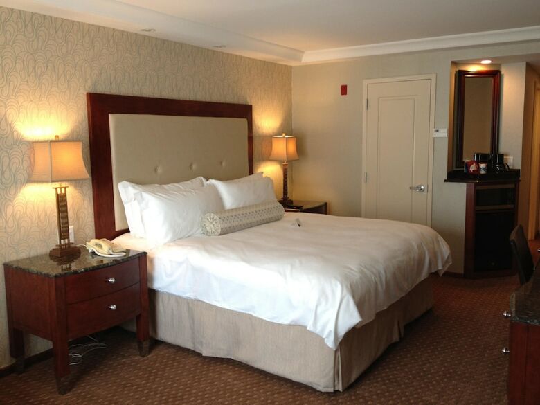 Hotel Town & Country Inn And Suites