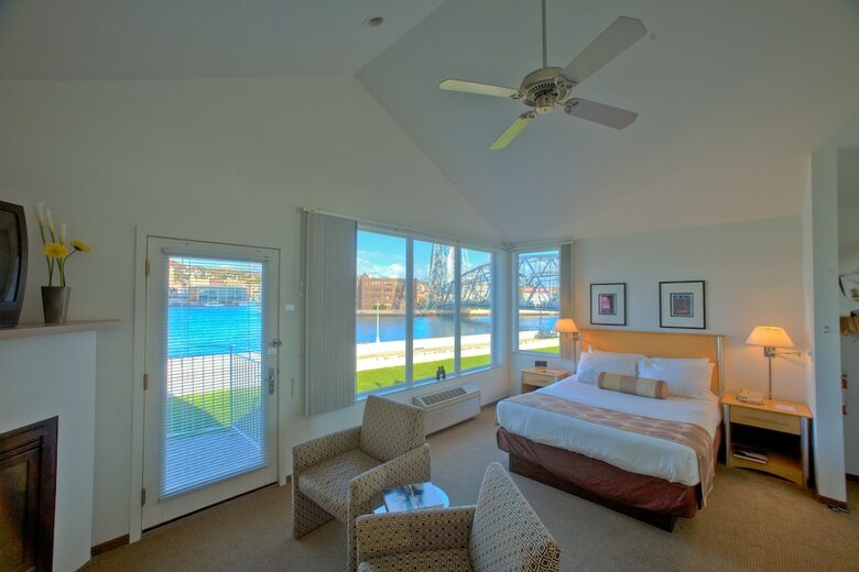 Hotel South Pier Inn