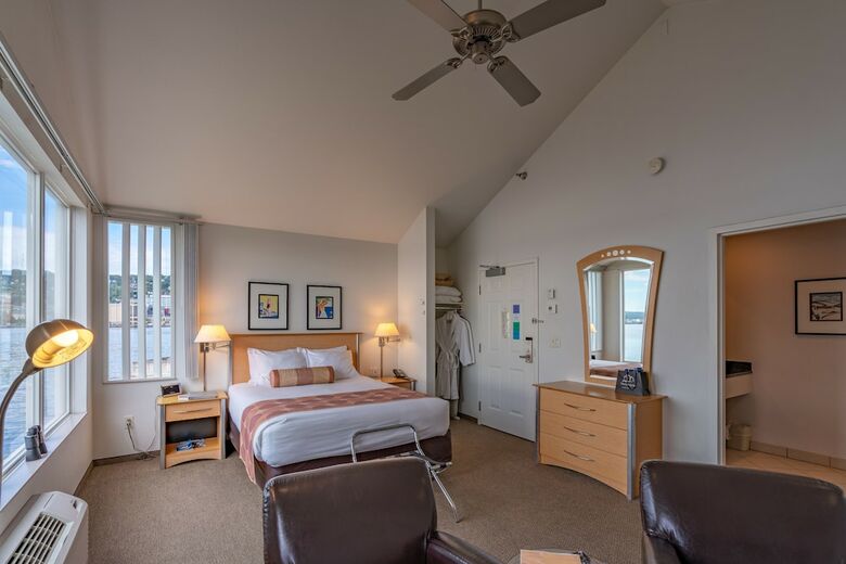 Hotel South Pier Inn