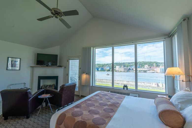 Hotel South Pier Inn