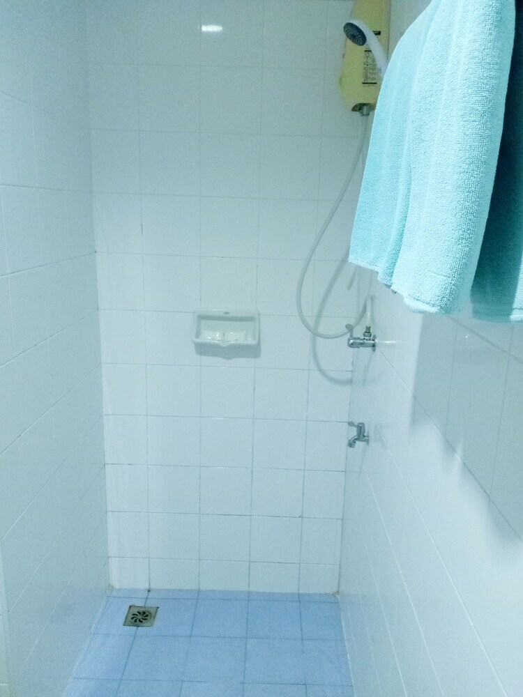 Hotel Thasanee Guesthouse