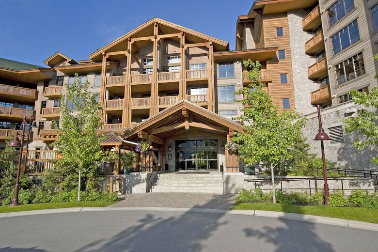 First Tracks Lodge