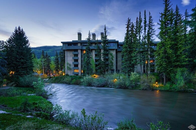 Hotel Vail's Mountain Haus