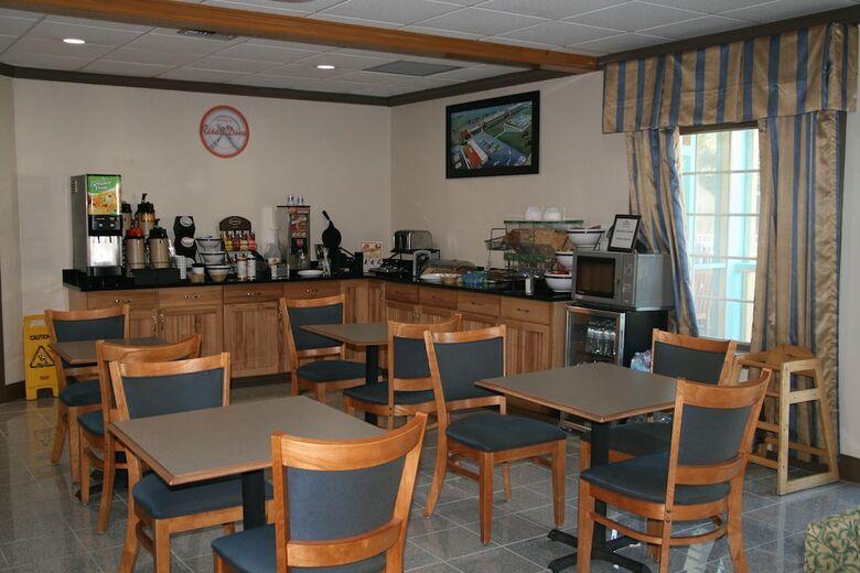 Hotel Howard Johnson By Wyndham Hattiesburg
