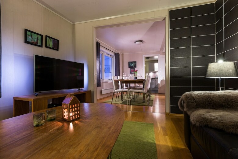 Enter Troms� Apartments