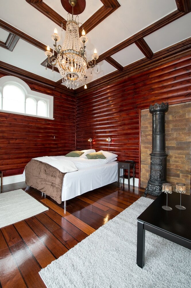 Enter Troms� Apartments