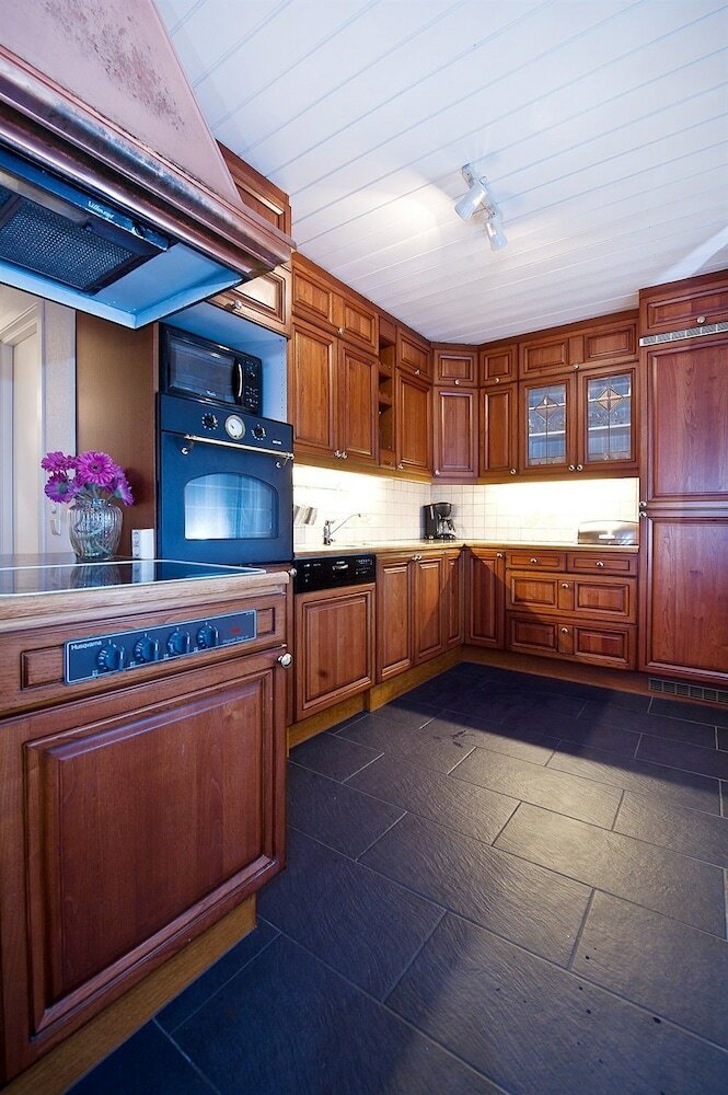 Enter Troms� Apartments