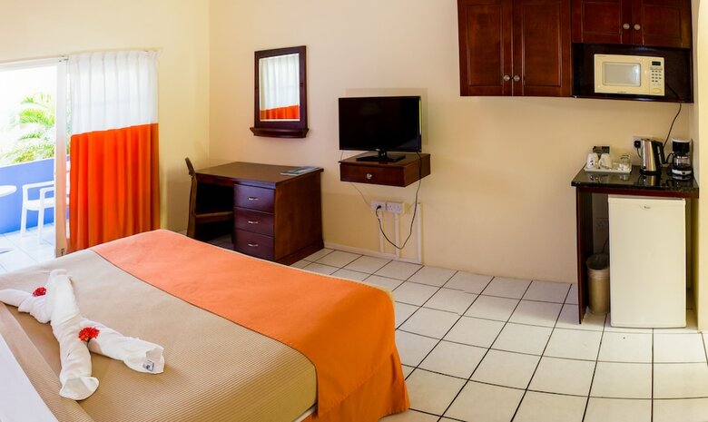 Hotel Bay Gardens Inn