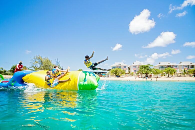 Hotel Bay Gardens Inn