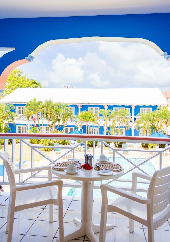 Hotel Bay Gardens Inn