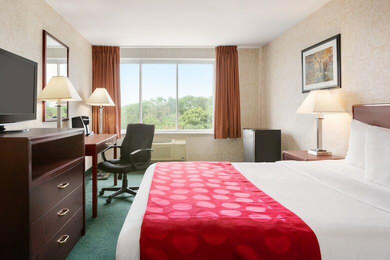 Hotel Ramada Plaza By Wyndham Montreal