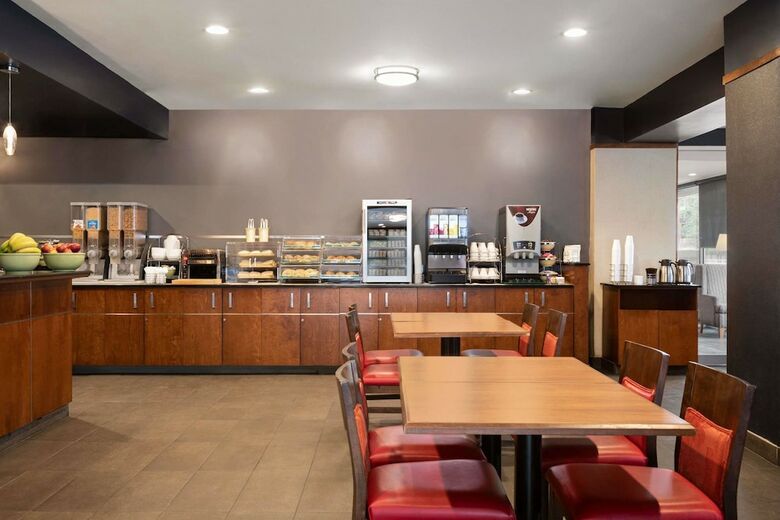 Hotel Ramada Plaza By Wyndham Montreal
