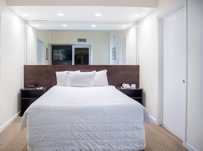 Crystal Beach Suites Oceanfront Hotel