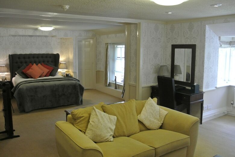 Crown Hotel
