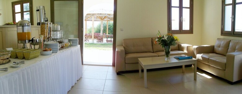 Aparthotel Plaka Hotel II