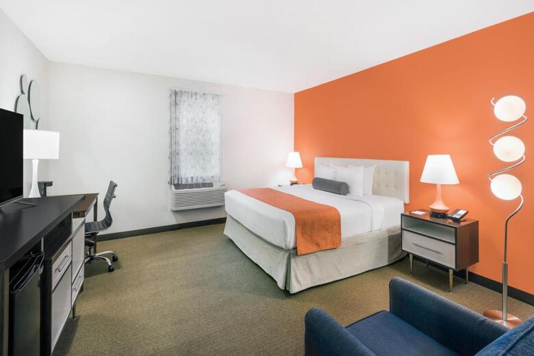 Hotel Howard Johnson By Wyndham Quincy/boston