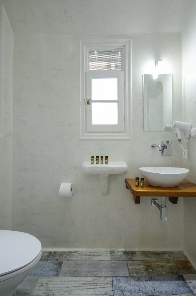 Ostria Hotel