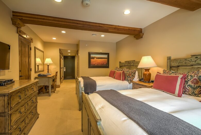 The Chateaux Deer Valley