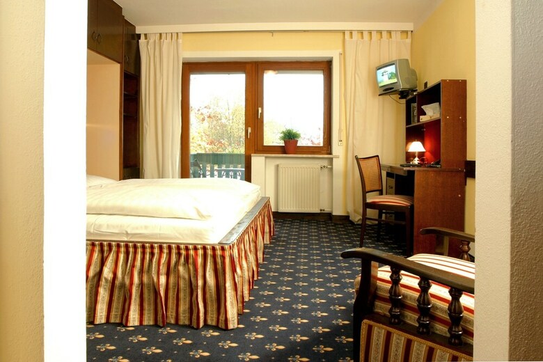 Airport Regent Hotel