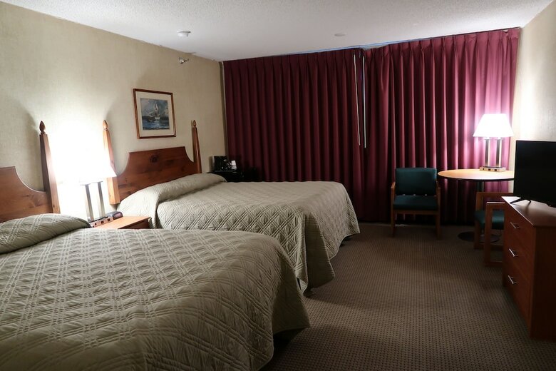 Hotel Commodores Inn