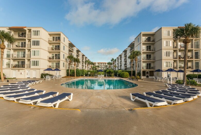 Hodnett Cooper's Beach Club