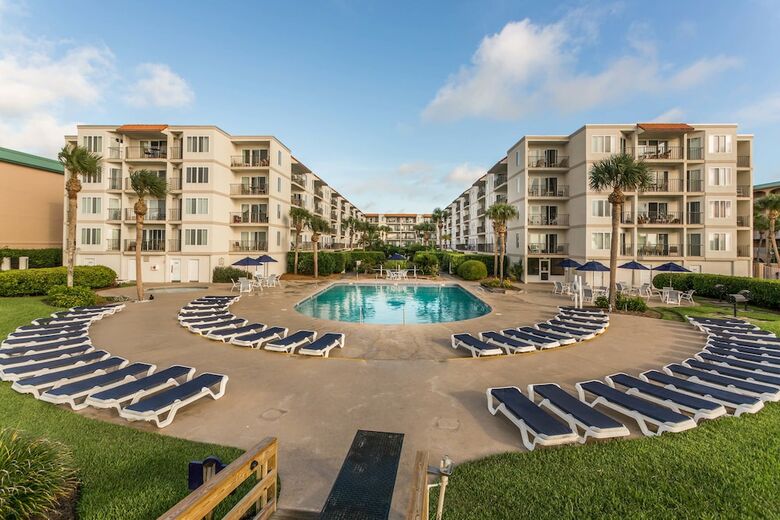 Hodnett Cooper's Beach Club