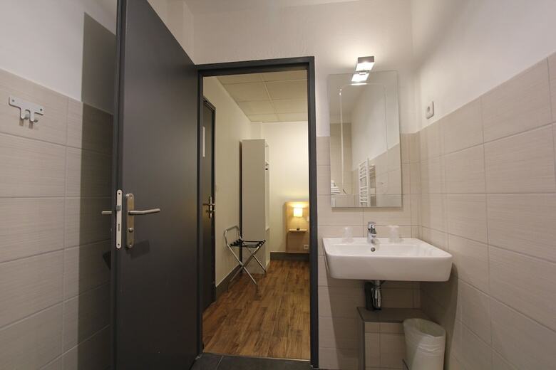 Hotel Vol De Nuit