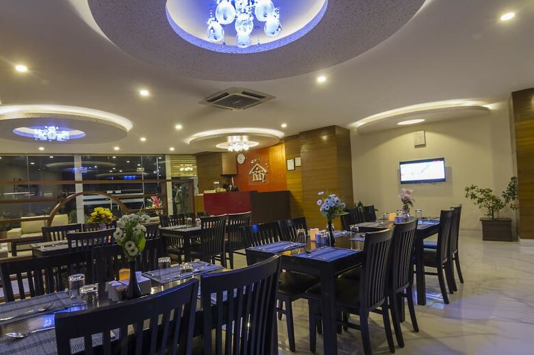 Regal Airport Hotel