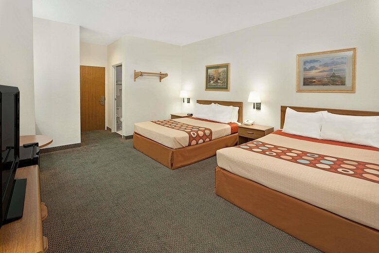 Motel Super 8 By Wyndham Hampshire Il