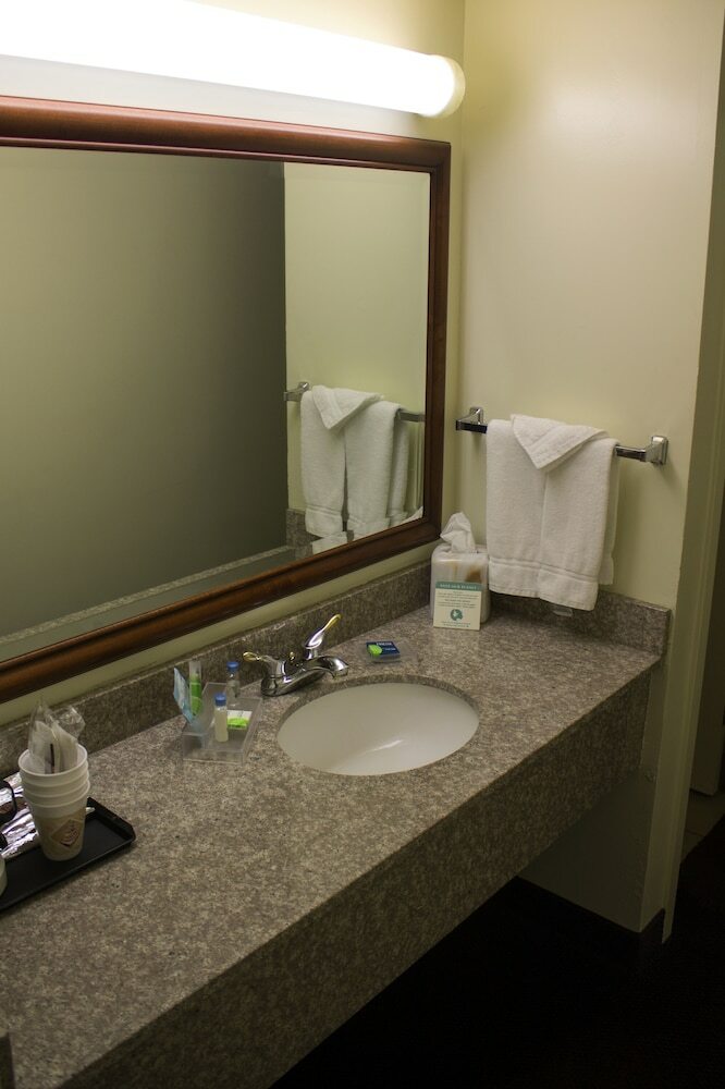 Le Ritz Hotel And Suites