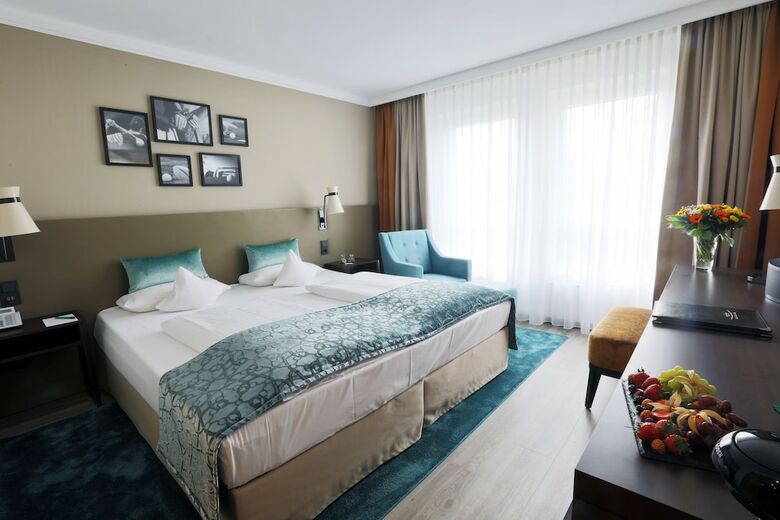 Court Hotel