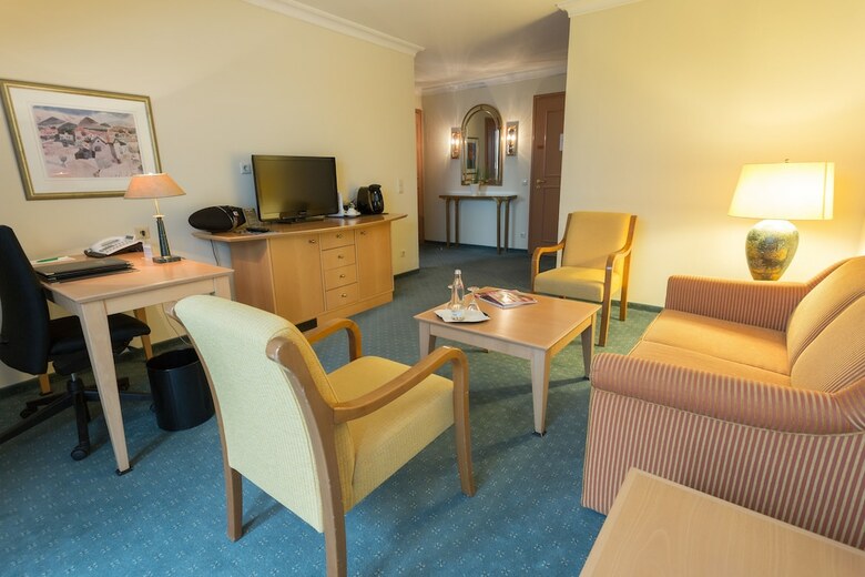 Court Hotel