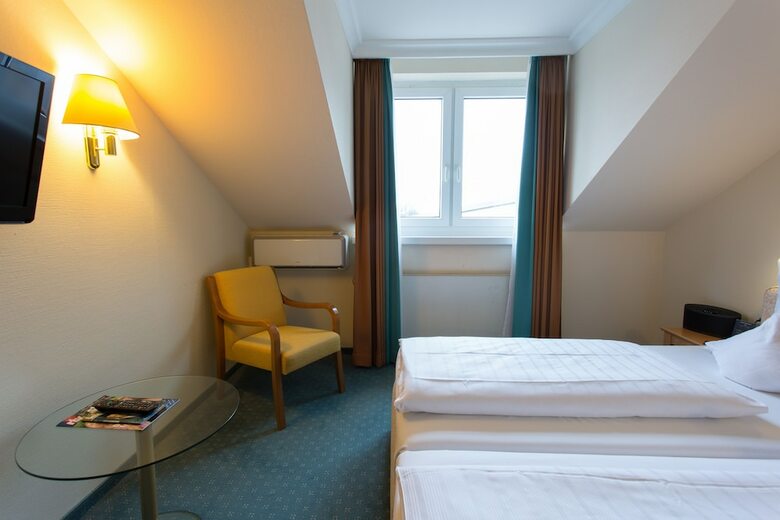 Court Hotel